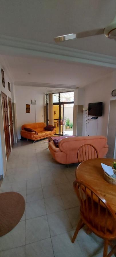 Busy Bee Apartments Kololi Εξωτερικό φωτογραφία