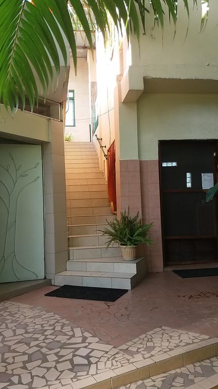 Busy Bee Apartments Kololi Εξωτερικό φωτογραφία